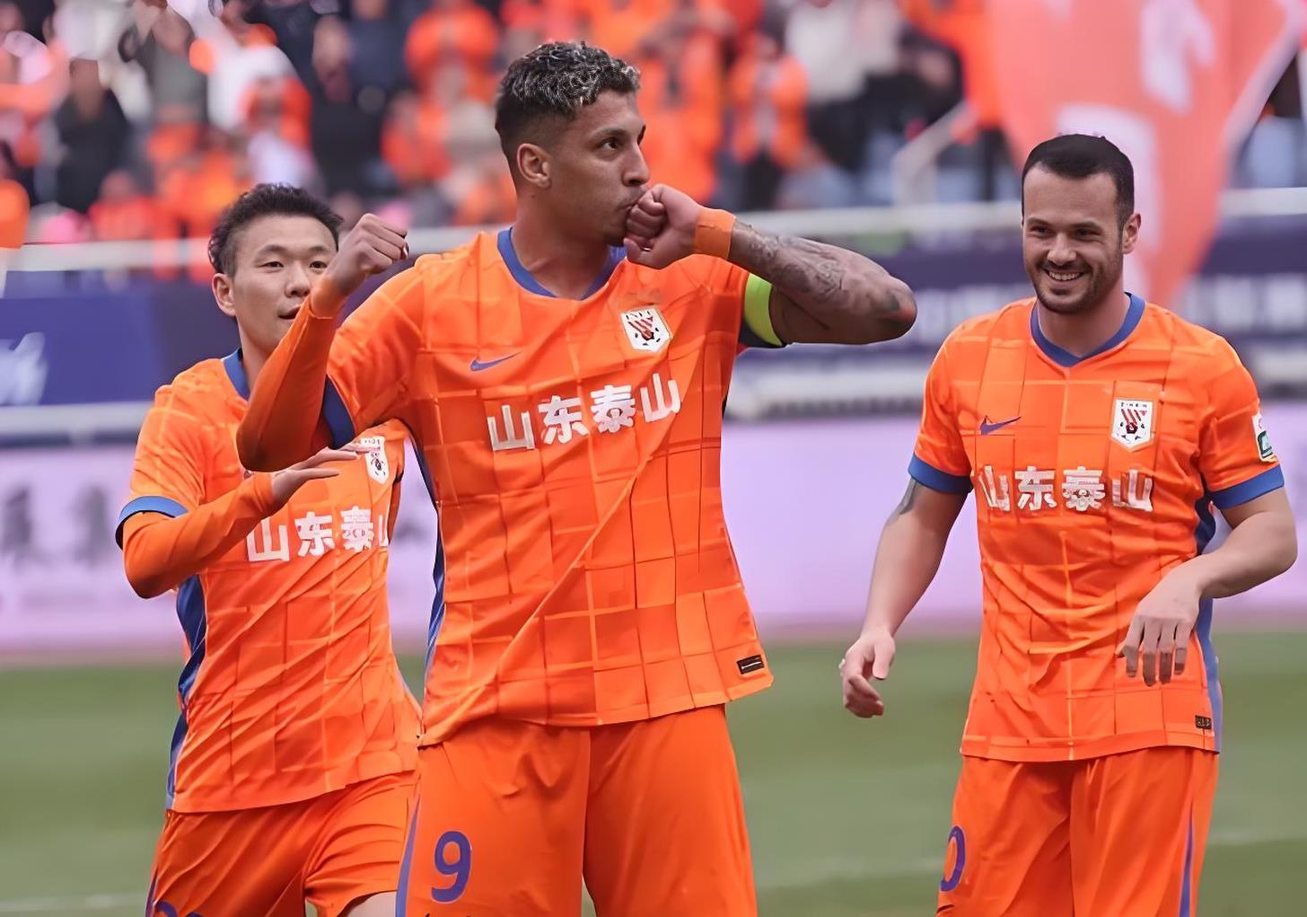 关于山东泰山发布备战花絮；窗口期篮板制胜；法甲任务艰巨；球队文化再被提及的信息